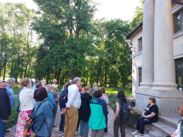 Wyjazd studyjny z okazji 40-lecia Bolimowskiego Parku Krajobrazowego z emerytowanymi pracownikami Uniwersytetu Łódzkiego, 